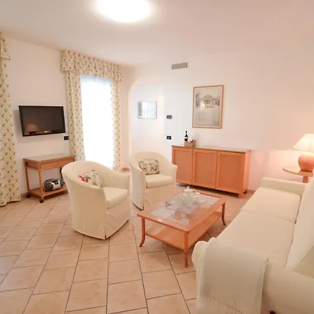 Residence Alle Palme Riva del Garda Esterno foto