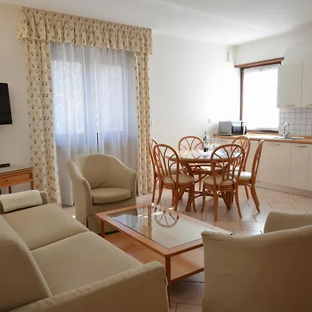 Residence Alle Palme Riva del Garda Camera foto