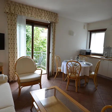 Residence Alle Palme Riva del Garda Camera foto