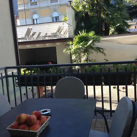 Residence Alle Palme Riva del Garda Esterno foto