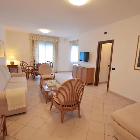 Residence Alle Palme Riva del Garda Camera foto