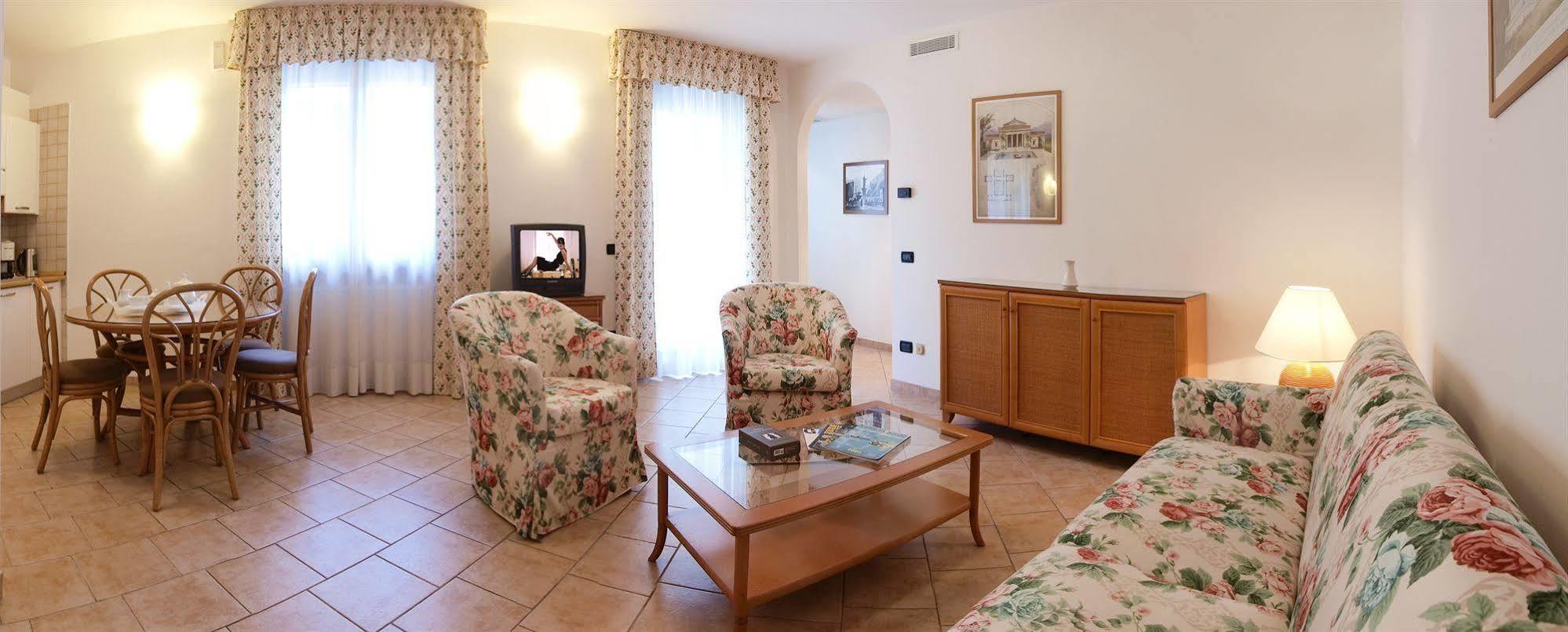Aparthotel Alle Palme 2*